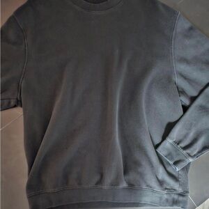 GAP Women’s Black Crew Neck Sweater
